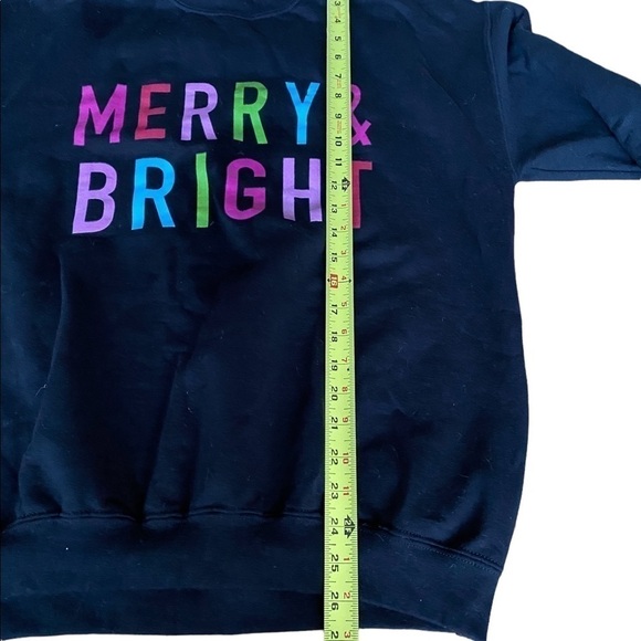 🎄Gildan Merry & Bright Colorful Christmas Sweatshirt Merry Christmas Size M - Picture 8 of 8